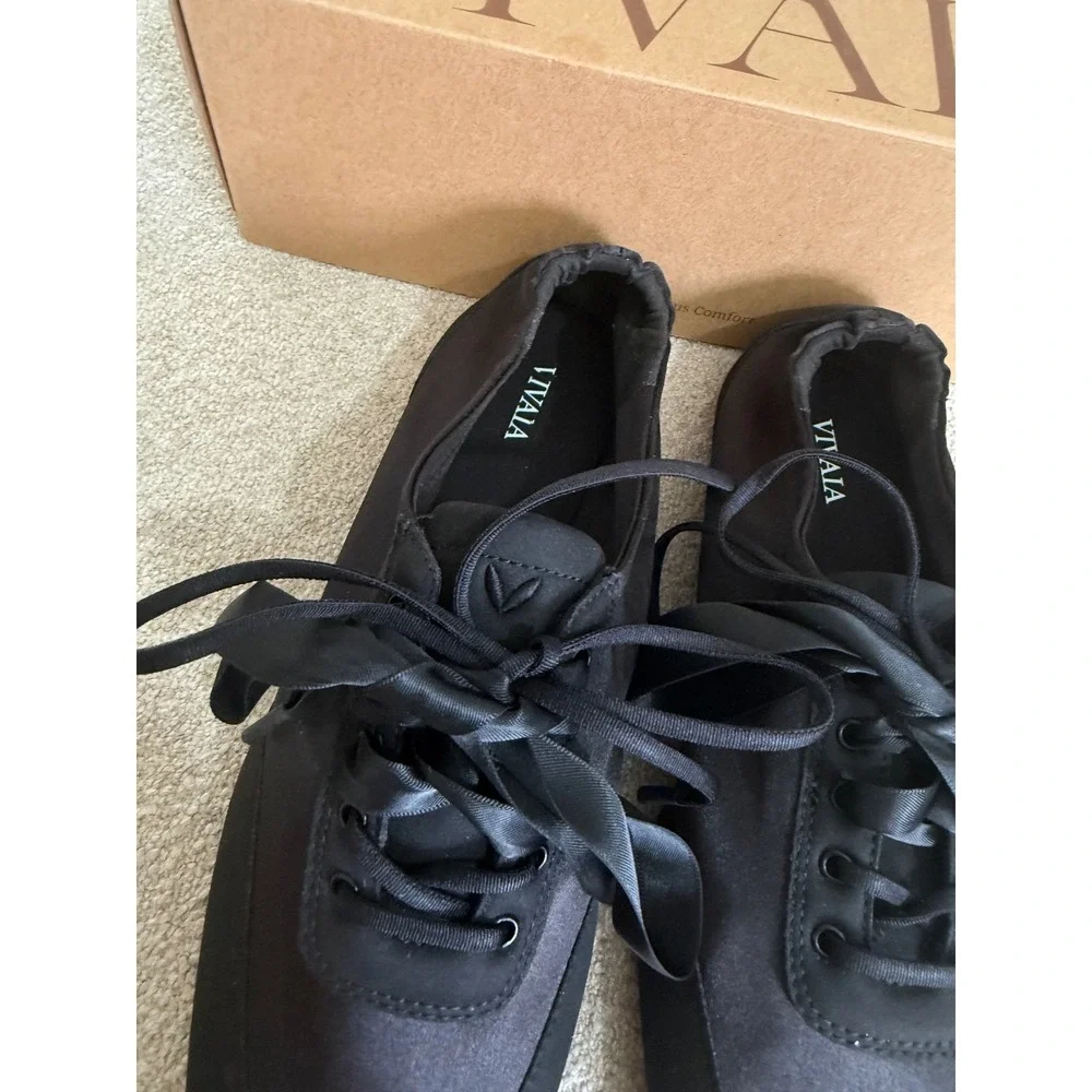 VIVAIA Black Cristina Satin Square Toe Lace-Up Barefoot Ballet‎ Flats US/7-7.5
